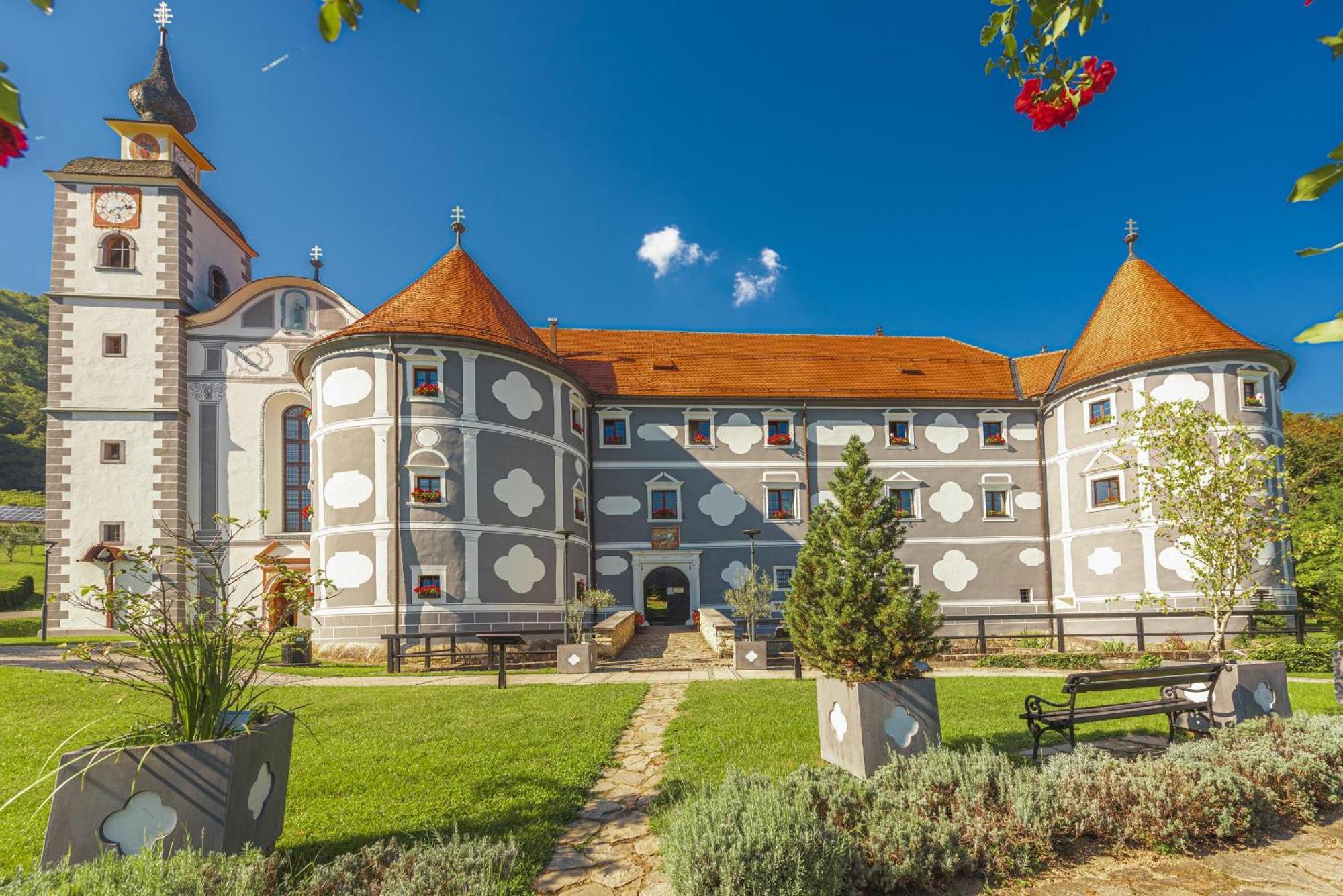 Holiday Homes I&G By The River Next To Olimje Kozje Esterno foto